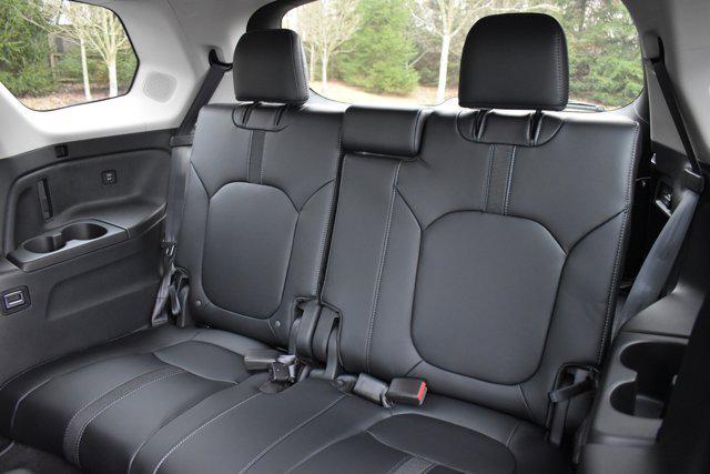 new 2025 Honda Pilot car, priced at $53,650