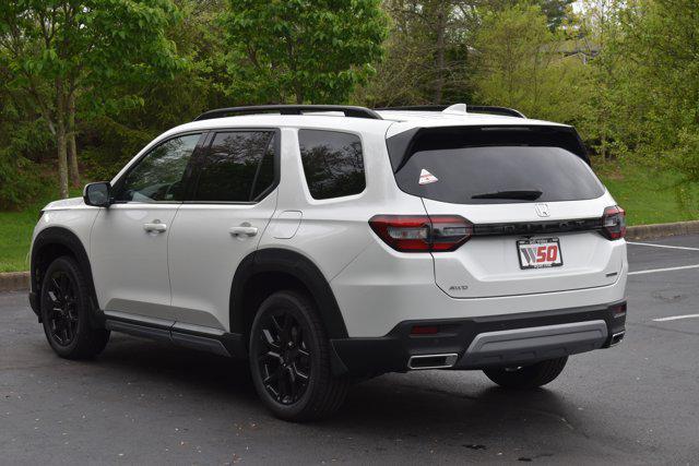 new 2025 Honda Pilot car, priced at $53,650