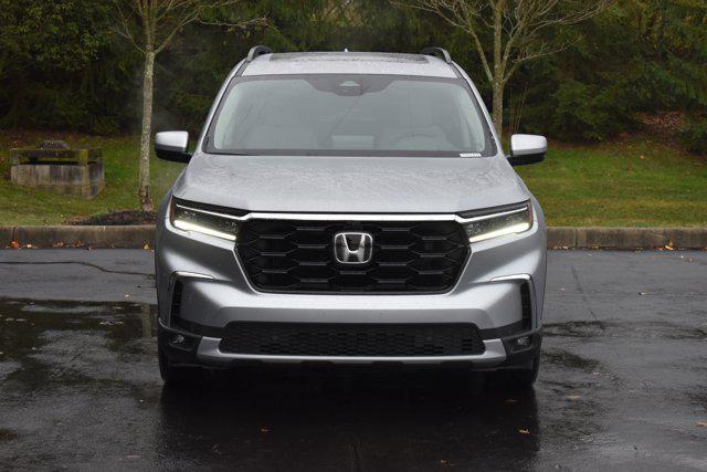 new 2025 Honda Pilot car, priced at $54,475