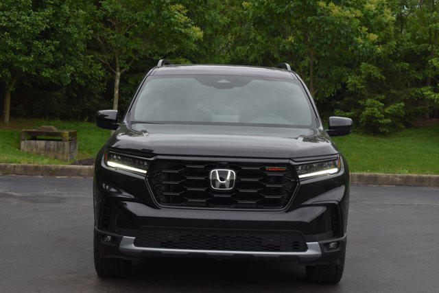 new 2025 Honda Pilot car, priced at $50,795