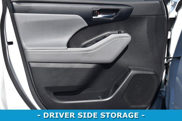 used 2022 Toyota Highlander car, priced at $36,790