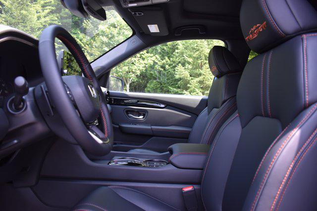 new 2025 Honda Pilot car, priced at $51,580