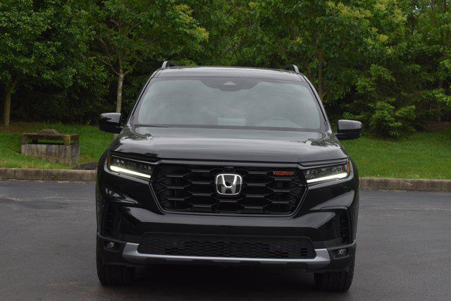 new 2025 Honda Pilot car, priced at $51,580