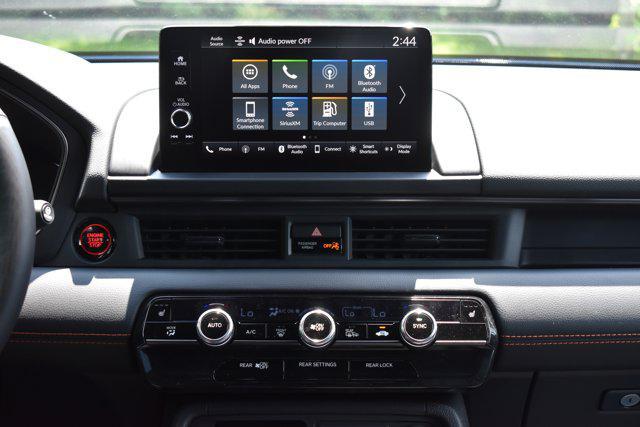 new 2025 Honda Pilot car, priced at $51,580