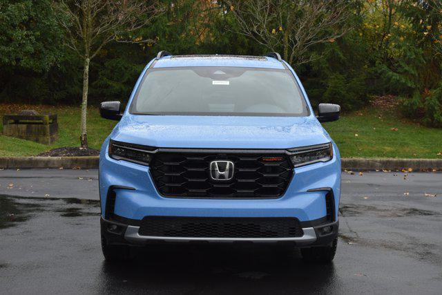 new 2025 Honda Pilot car, priced at $48,686