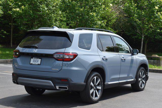 new 2025 Honda Pilot car, priced at $51,450