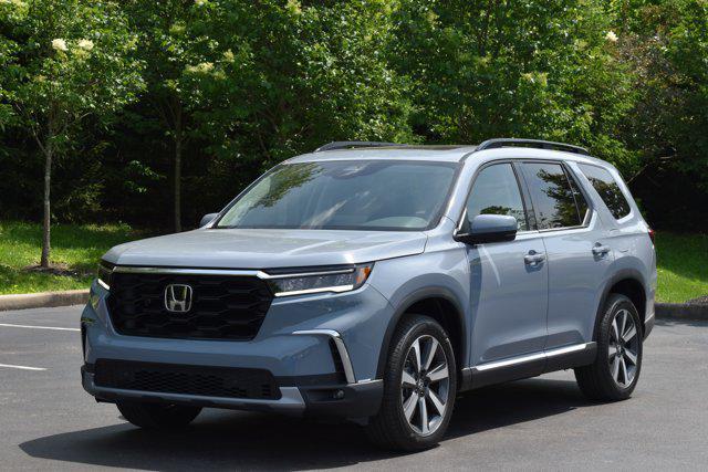 new 2025 Honda Pilot car, priced at $51,450