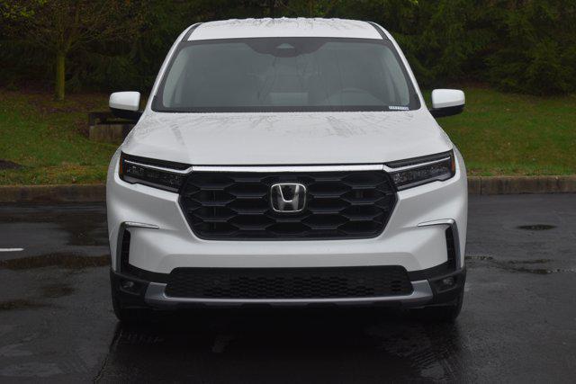 new 2025 Honda Pilot car, priced at $47,980