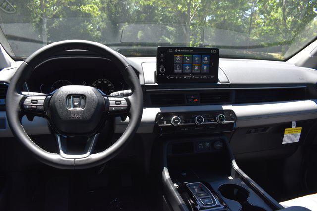 new 2025 Honda Pilot car, priced at $47,980