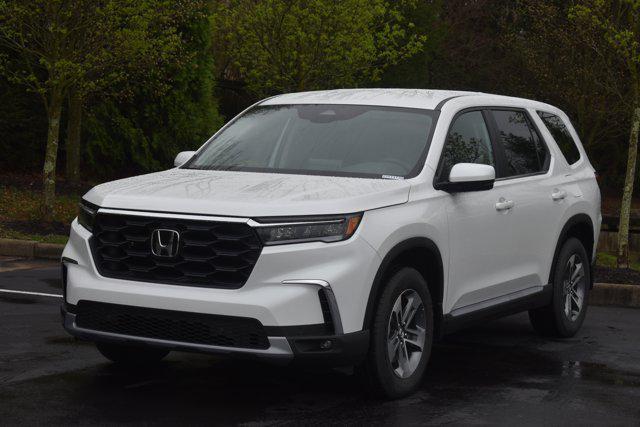 new 2025 Honda Pilot car, priced at $47,980