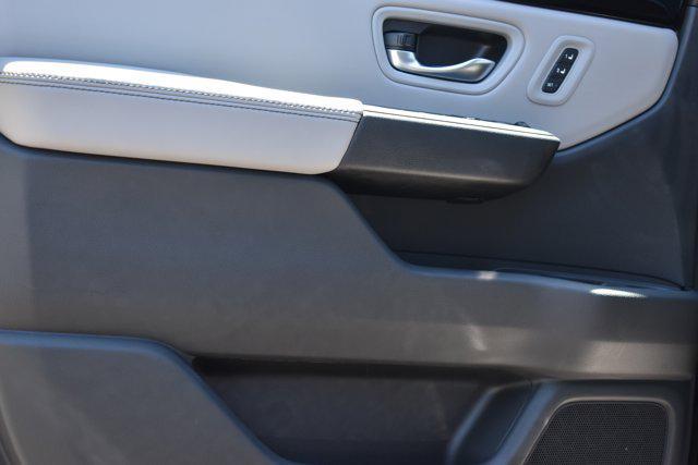 new 2025 Honda Pilot car, priced at $47,980