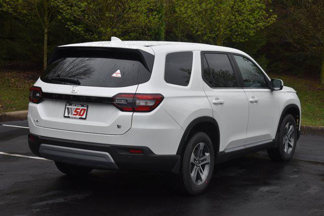 new 2025 Honda Pilot car, priced at $47,980