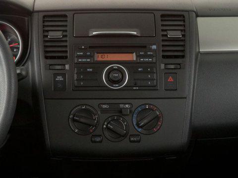 used 2010 Nissan Versa car