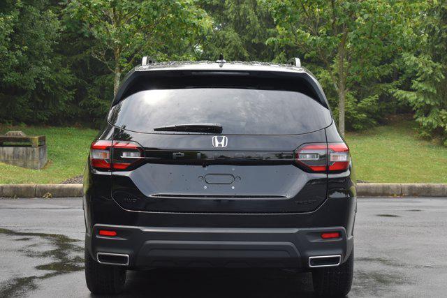 new 2025 Honda Pilot car, priced at $43,695