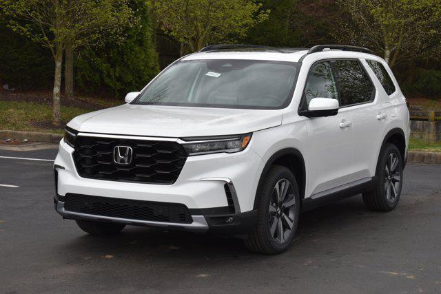 new 2025 Honda Pilot car, priced at $50,705