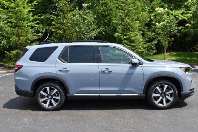 new 2025 Honda Pilot car, priced at $52,135