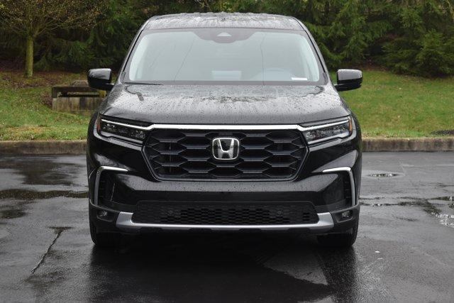 new 2025 Honda Pilot car, priced at $46,695