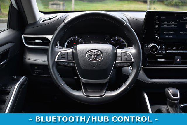 used 2022 Toyota Highlander car, priced at $37,721