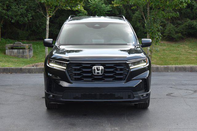 new 2025 Honda Pilot car, priced at $44,180