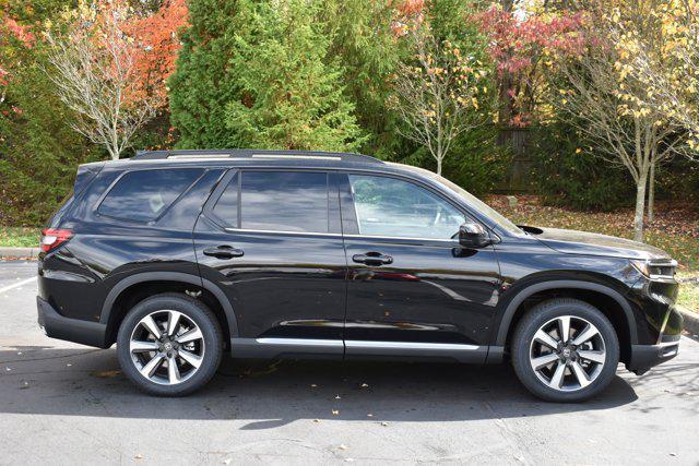 new 2025 Honda Pilot car, priced at $55,205
