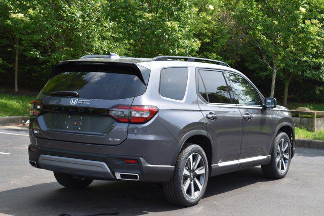 new 2025 Honda Pilot car, priced at $54,475