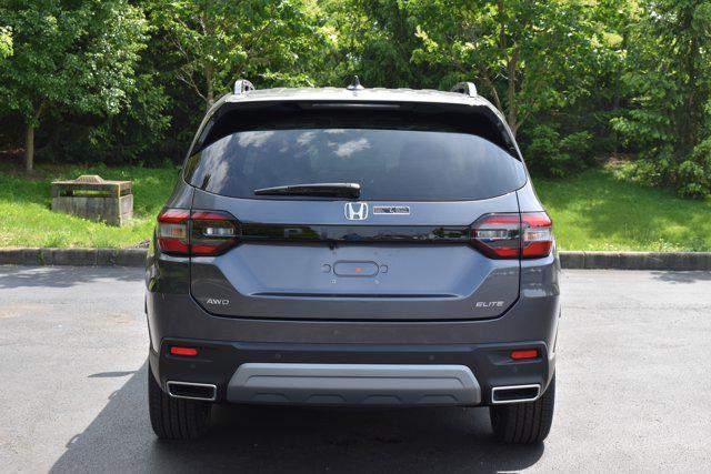 new 2025 Honda Pilot car, priced at $54,475