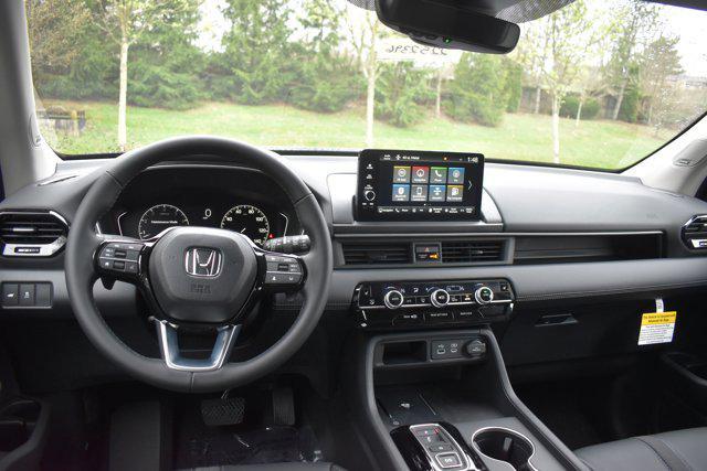new 2025 Honda Pilot car, priced at $50,395