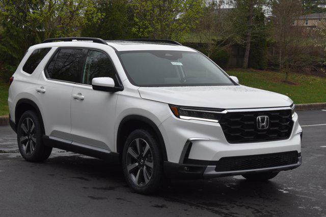 new 2025 Honda Pilot car, priced at $48,130