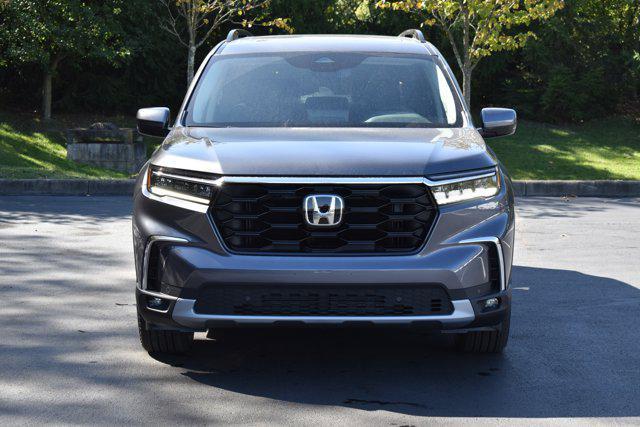 new 2025 Honda Pilot car, priced at $50,995