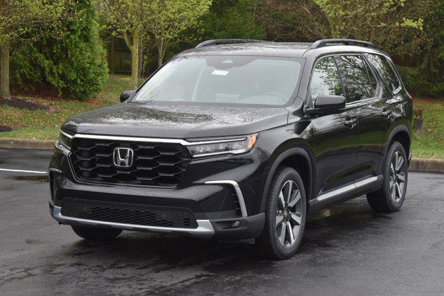 new 2025 Honda Pilot car, priced at $52,670