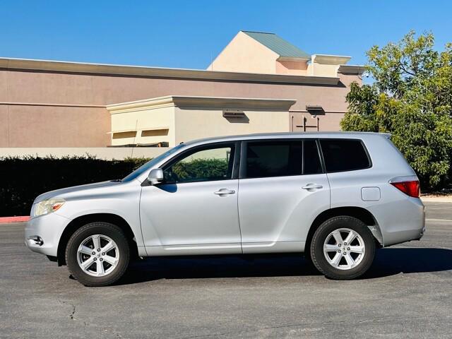 used 2008 Toyota Highlander car, priced at $12,999