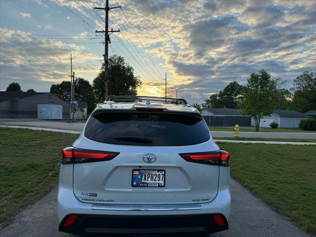 used 2022 Toyota Highlander car, priced at $39,000