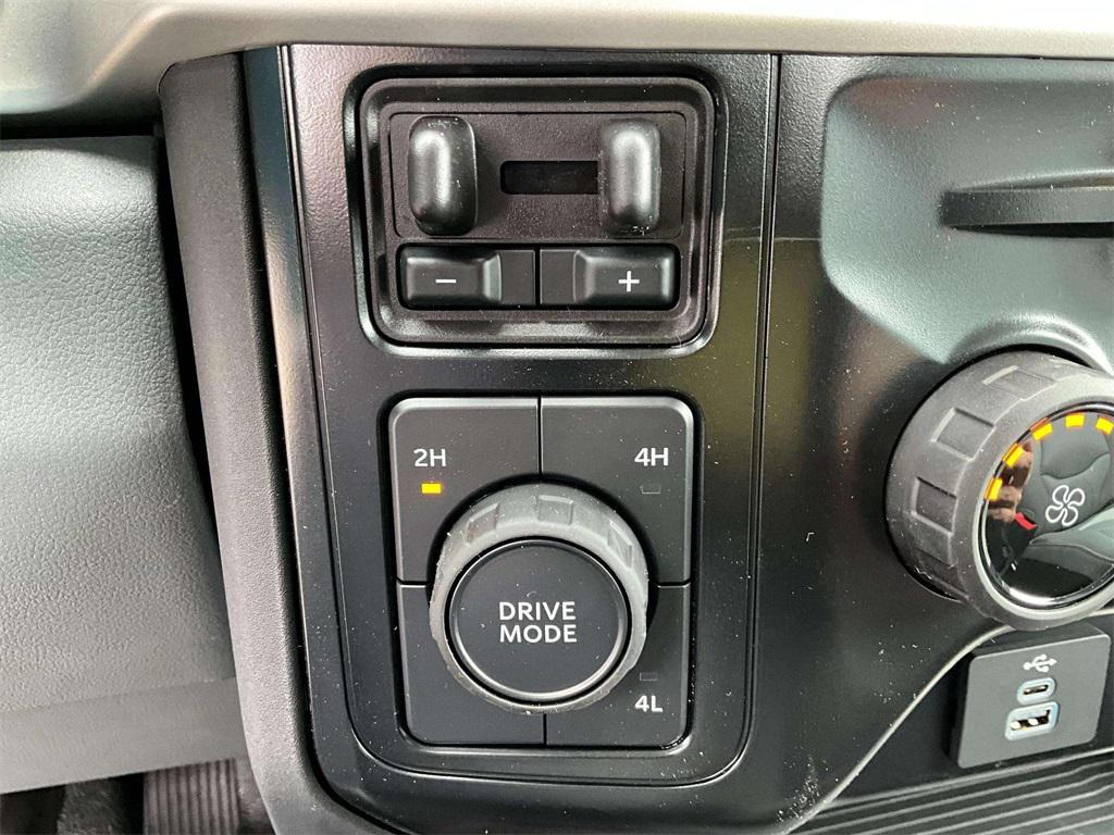 new 2025 Ford F-350 car, priced at $68,825