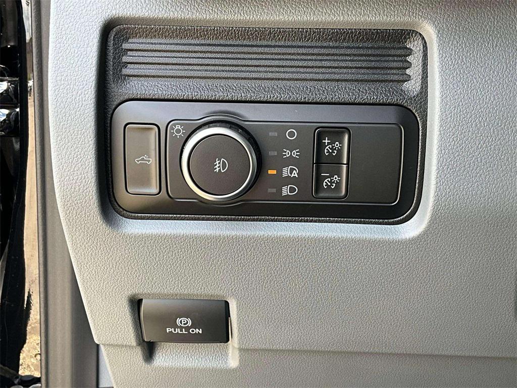 new 2025 Ford F-350 car, priced at $53,900