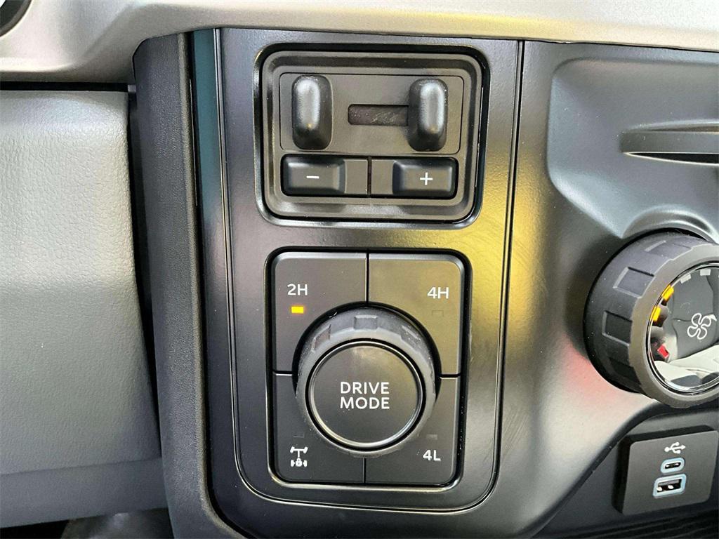 new 2025 Ford F-350 car, priced at $67,900