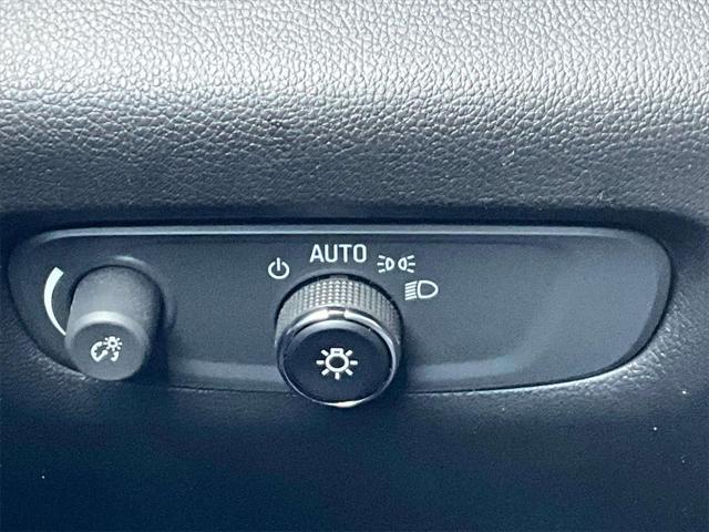 used 2022 Chevrolet Traverse car, priced at $23,898