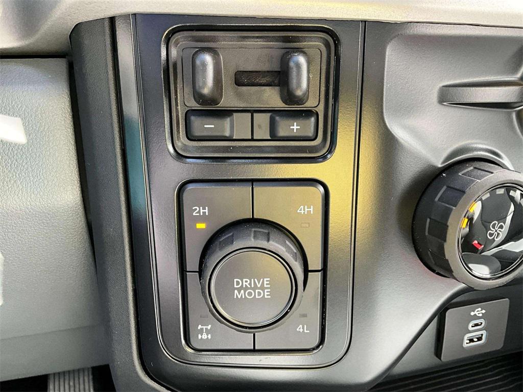 new 2025 Ford F-250 car, priced at $68,800