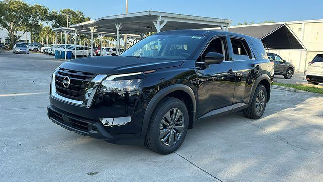 new 2024 Nissan Pathfinder car, priced at $31,786