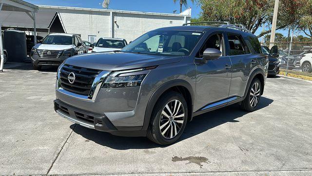 new 2024 Nissan Pathfinder car, priced at $45,550