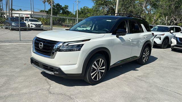 new 2024 Nissan Pathfinder car, priced at $46,726