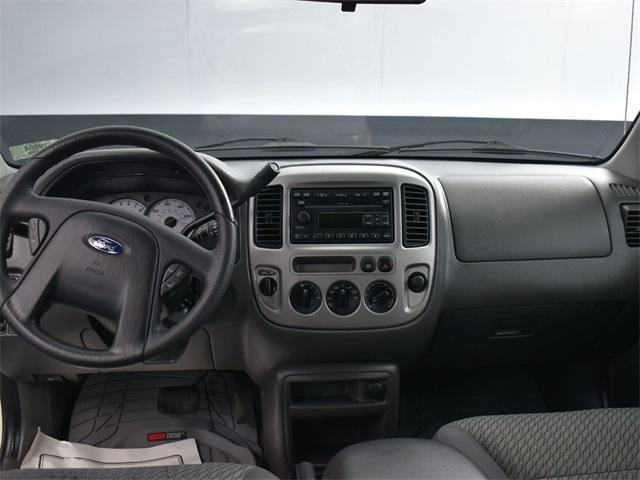 used 2004 Ford Escape car, priced at $7,999