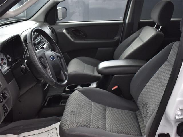 used 2004 Ford Escape car, priced at $7,999
