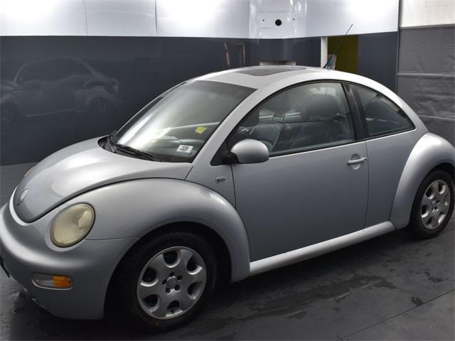 used 2002 Volkswagen New Beetle car, priced at $6,900