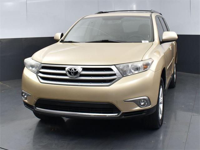 used 2013 Toyota Highlander car, priced at $10,999