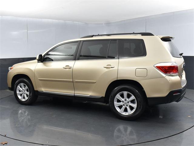 used 2013 Toyota Highlander car, priced at $10,999