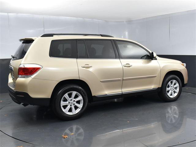 used 2013 Toyota Highlander car, priced at $10,999