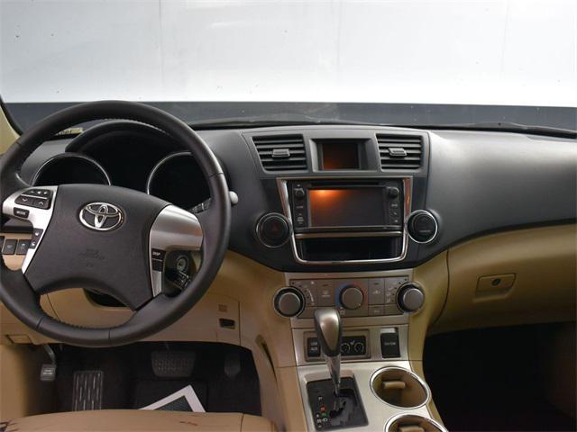 used 2013 Toyota Highlander car, priced at $10,999