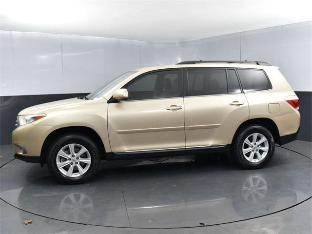 used 2013 Toyota Highlander car, priced at $10,999