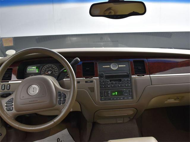 used 2004 Lincoln Town Car car, priced at $4,999