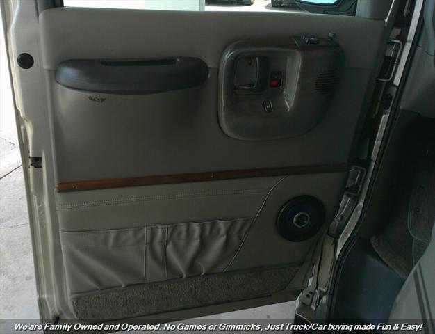 used 2002 GMC Savana 1500 car, priced at $14,995